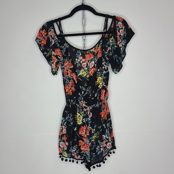 Band Of Gypsies Short Sleeve Top Shorts Scoop Romper Floral Black Red X-Small - Picture 8 of 12